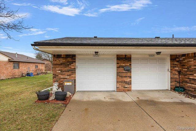 32622 Valley Drive, Warren, MI 48093