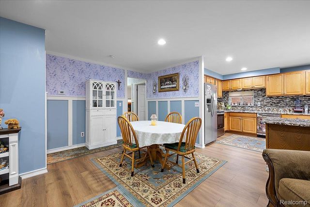 32622 Valley Drive, Warren, MI 48093