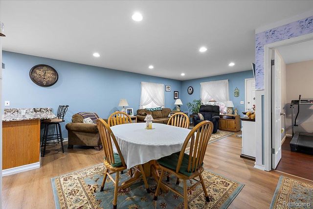 32622 Valley Drive, Warren, MI 48093