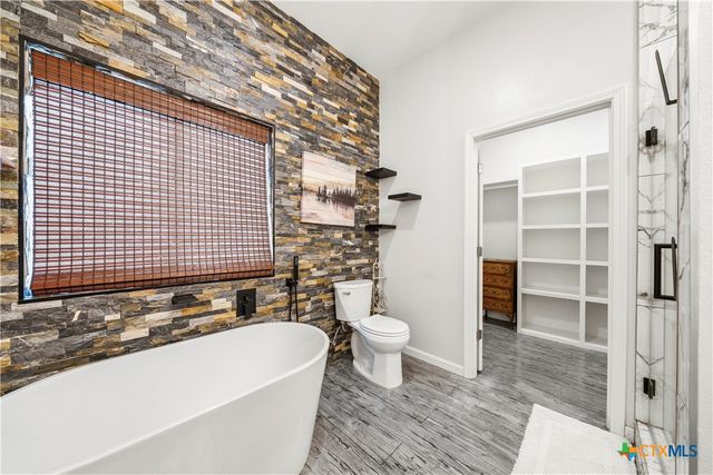 351 Line Camp Loop, Spring Branch, TX 78070