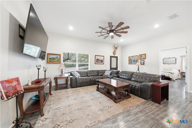 351 Line Camp Loop, Spring Branch, TX 78070