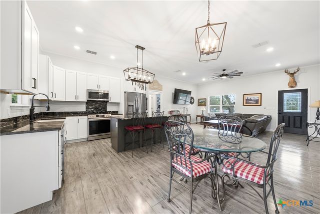 351 Line Camp Loop, Spring Branch, TX 78070