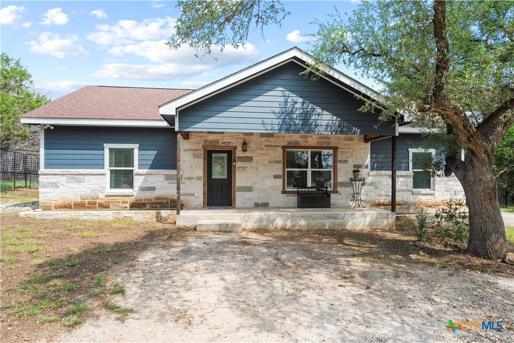 351 Line Camp Loop, Spring Branch, TX 78070