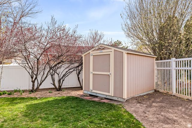 58 E WILDHORSE RD, Saratoga Springs, UT 84045
