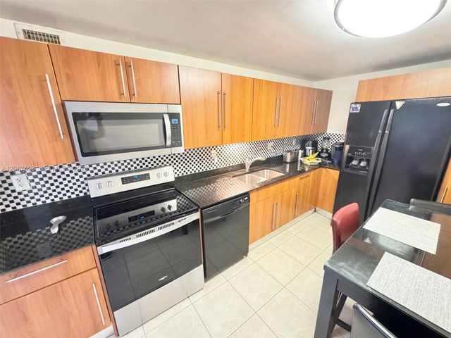 3001 S Ocean Drive 229, Hollywood, FL 33019