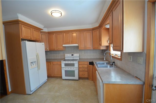 210 Lincoln Park Drive, Syracuse, NY 13203