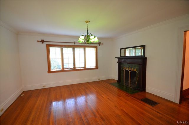 210 Lincoln Park Drive, Syracuse, NY 13203