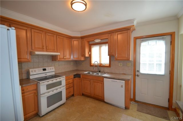 210 Lincoln Park Drive, Syracuse, NY 13203