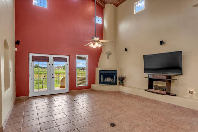 111 Woodlawn DR, Kingsland, TX 78639