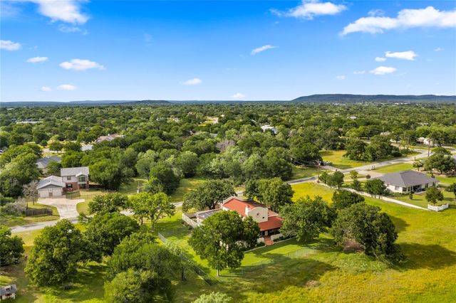 111 Woodlawn DR, Kingsland, TX 78639