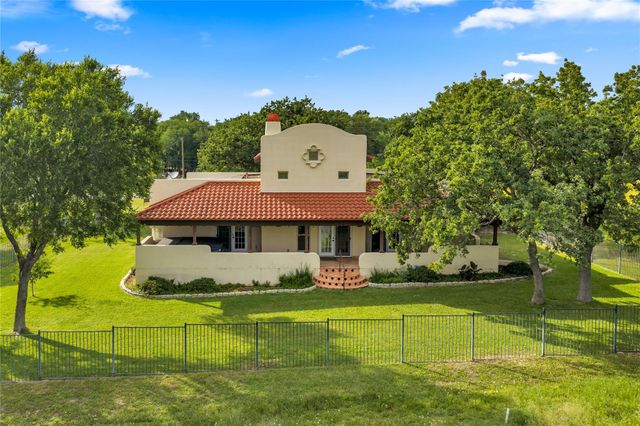 111 Woodlawn DR, Kingsland, TX 78639