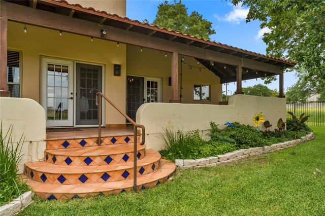 111 Woodlawn DR, Kingsland, TX 78639