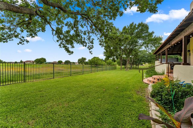 111 Woodlawn DR, Kingsland, TX 78639
