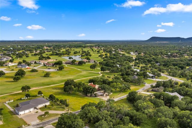 111 Woodlawn DR, Kingsland, TX 78639