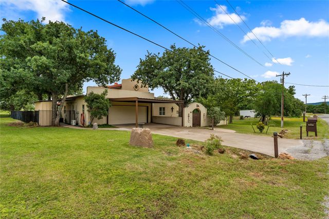 111 Woodlawn DR, Kingsland, TX 78639