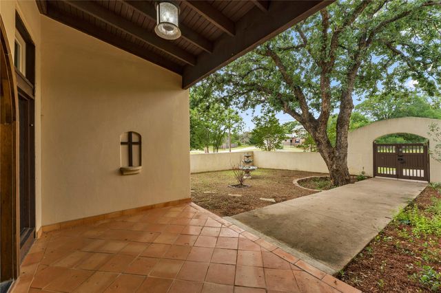 111 Woodlawn DR, Kingsland, TX 78639