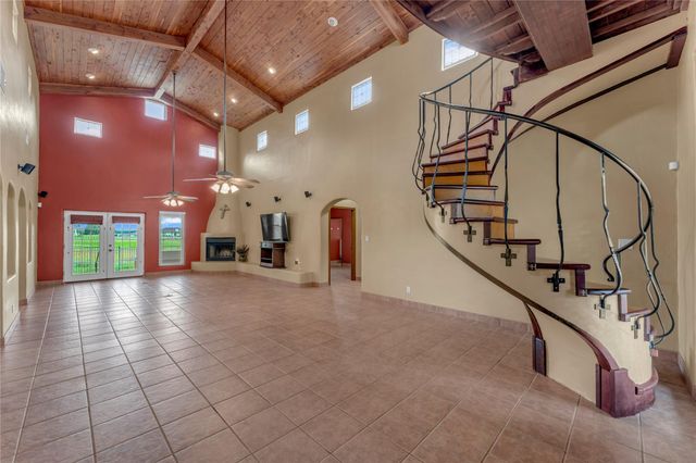 111 Woodlawn DR, Kingsland, TX 78639
