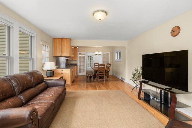 4918 N Elkhart AVENUE, Whitefish Bay, WI 53217
