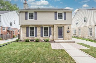 4918 N Elkhart AVENUE, Whitefish Bay, WI 53217