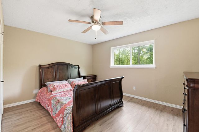 3008 Hunnington Drive, Conroe, TX 77303