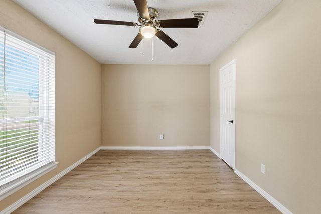3008 Hunnington Drive, Conroe, TX 77303