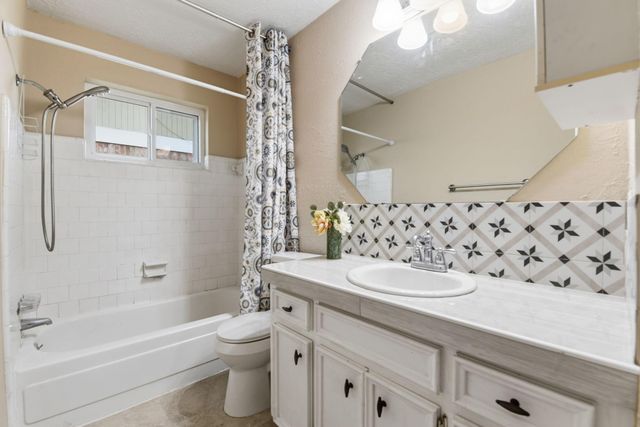 3008 Hunnington Drive, Conroe, TX 77303