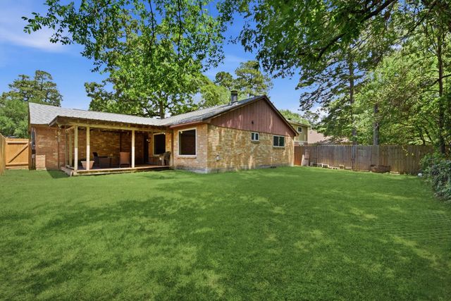3008 Hunnington Drive, Conroe, TX 77303