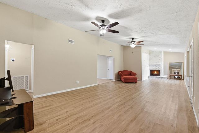 3008 Hunnington Drive, Conroe, TX 77303