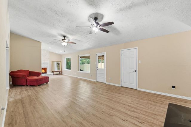 3008 Hunnington Drive, Conroe, TX 77303