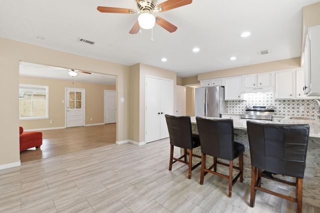3008 Hunnington Drive, Conroe, TX 77303