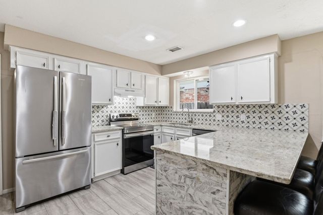 3008 Hunnington Drive, Conroe, TX 77303