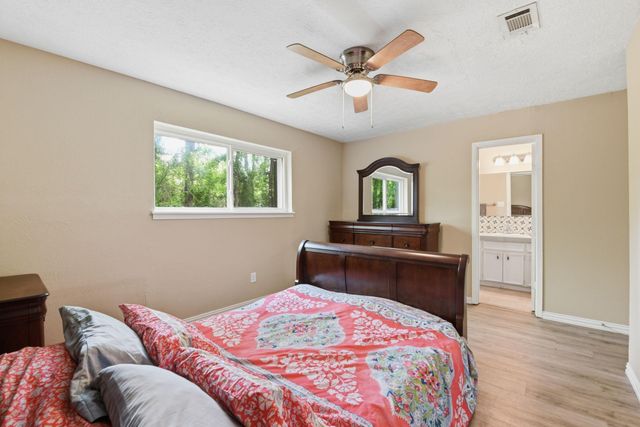 3008 Hunnington Drive, Conroe, TX 77303