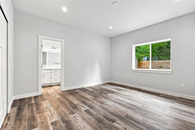 740 E Lakeshore Drive East, Shelton, WA 98584