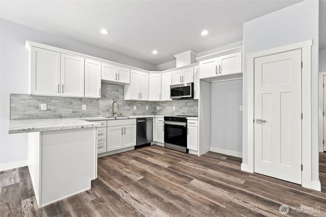740 E Lakeshore Drive East, Shelton, WA 98584