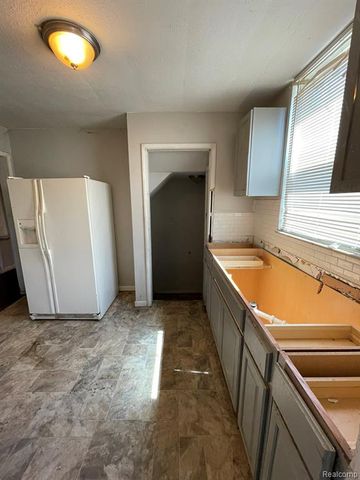 19708 Fairport Street, Detroit, MI 48205