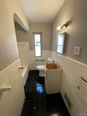 19708 Fairport Street, Detroit, MI 48205