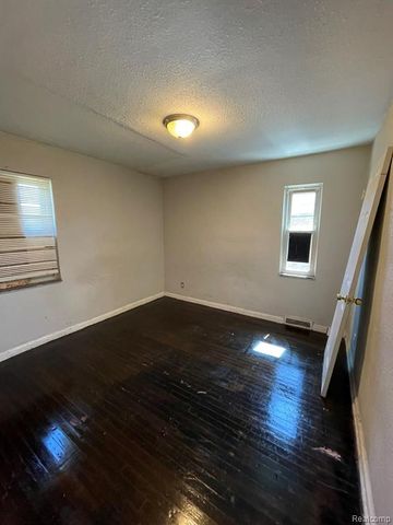 19708 Fairport Street, Detroit, MI 48205