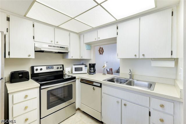 4611 SE 5th PL 6, Cape Coral, FL 33904