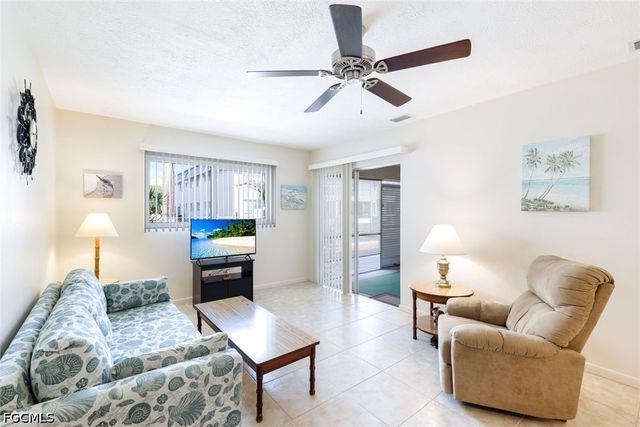 4611 SE 5th PL 6, Cape Coral, FL 33904