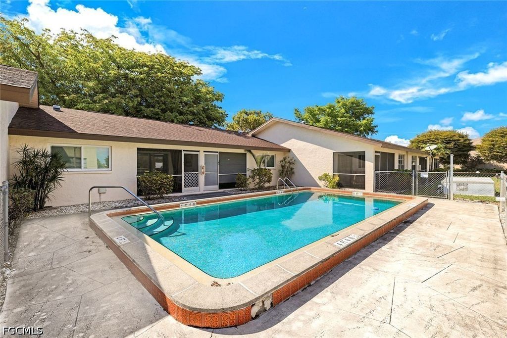 4611 SE 5th PL 6, Cape Coral, FL 33904