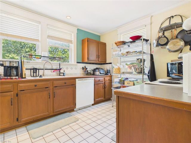 4127 W Greenway CT, Portsmouth, VA 23707