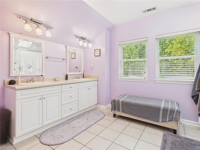 4127 W Greenway CT, Portsmouth, VA 23707