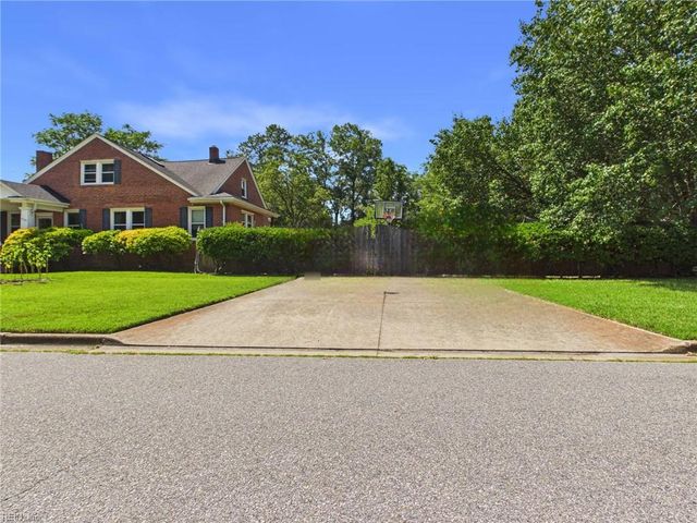 4127 W Greenway CT, Portsmouth, VA 23707