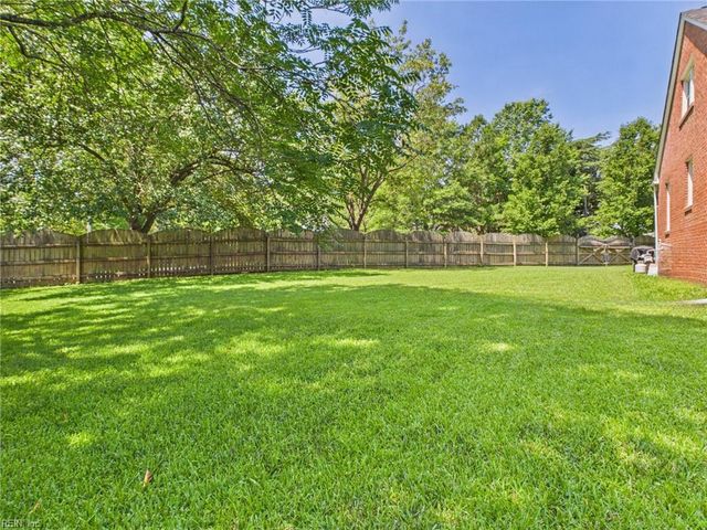 4127 W Greenway CT, Portsmouth, VA 23707