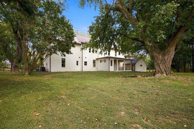 701 Brindley Dr, Nashville, TN 37220