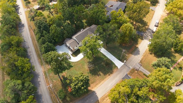 701 Brindley Dr, Nashville, TN 37220
