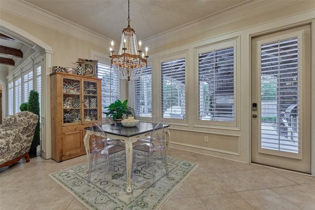 27 Knightsgate Circle, The Woodlands, TX 77382