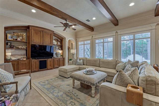 27 Knightsgate Circle, The Woodlands, TX 77382