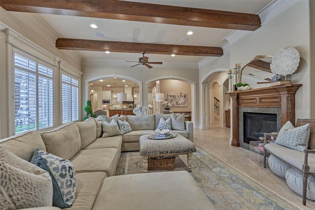 27 Knightsgate Circle, The Woodlands, TX 77382