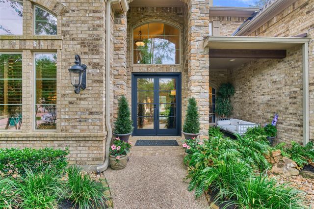 27 Knightsgate Circle, The Woodlands, TX 77382